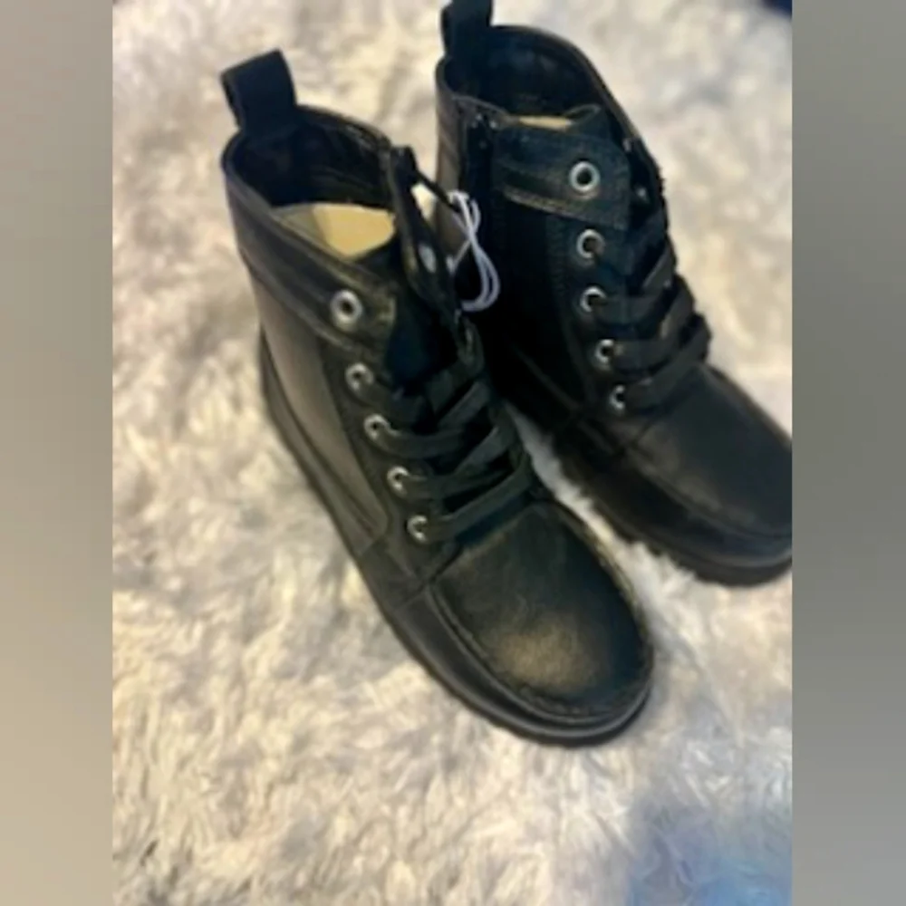 Children's Place Boy's Boots Size 13